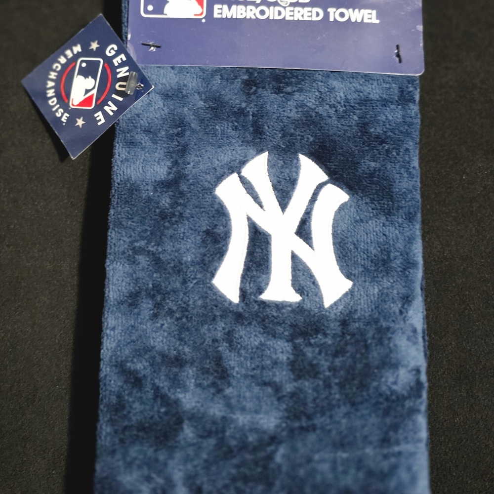 MLB New York Yankees Embroidered Towel - Navy Blue